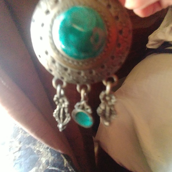 Pretty pin🌃 - Picture 4 of 4